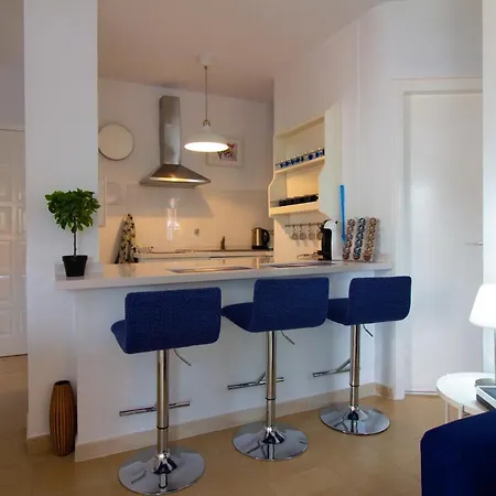 Angeles 3 Bed With Pool Apartament
